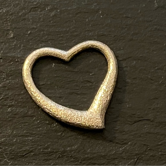 Sterling Silver Sandblasted Open Heart Pendant Marked 925 - Picture 10 of 12